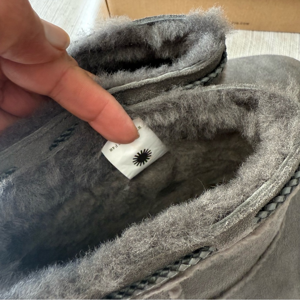 UGG CLASSIC MINI SHEARLING BRAID BOOT - Picture 8 of 9